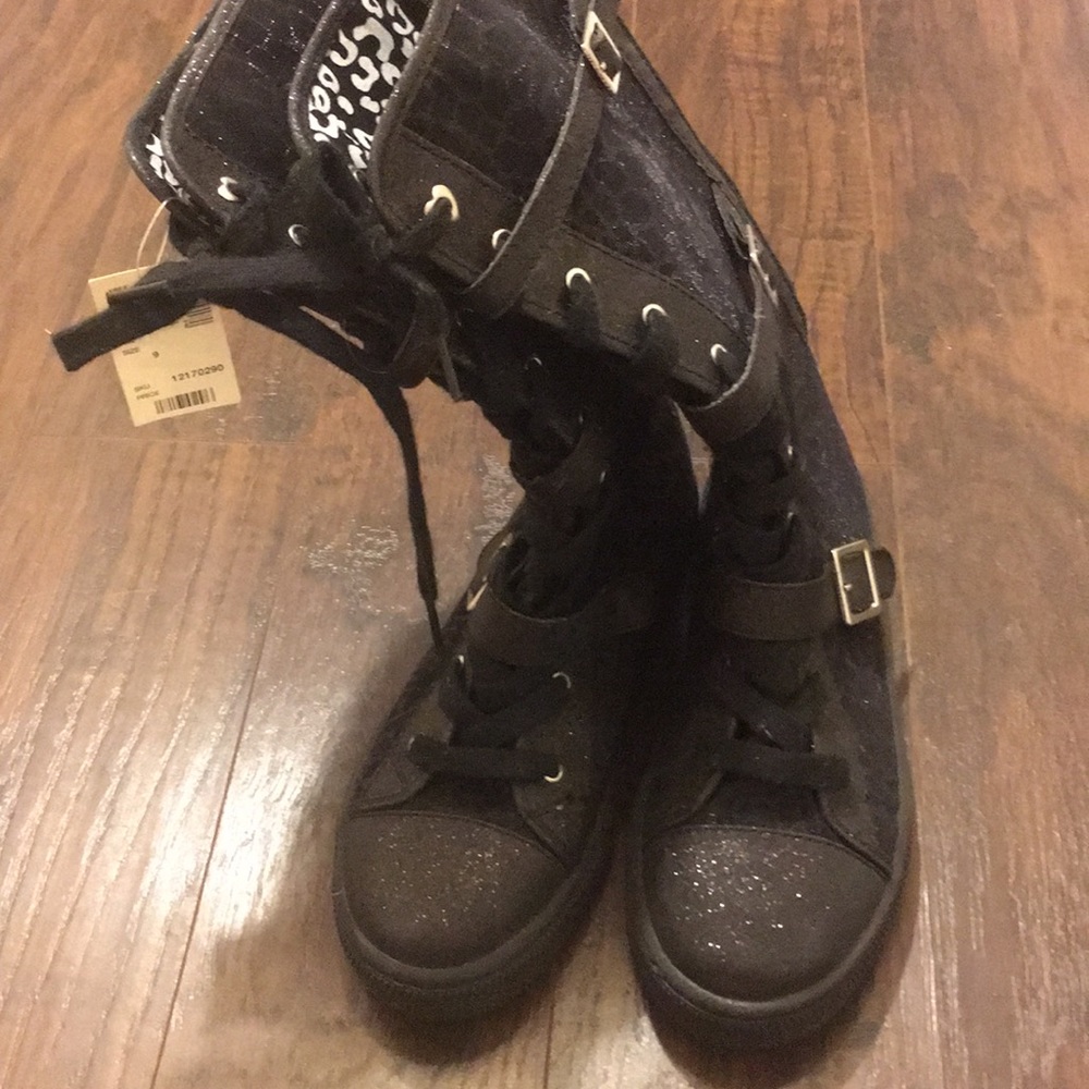 Justice Brand zippered and lace up Boots Size 9